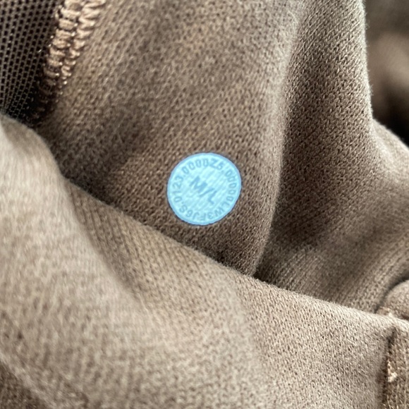 ❤️ Lululemon Scuba Funnel Half-Zip Java Size M/L NWT - Picture 5 of 9